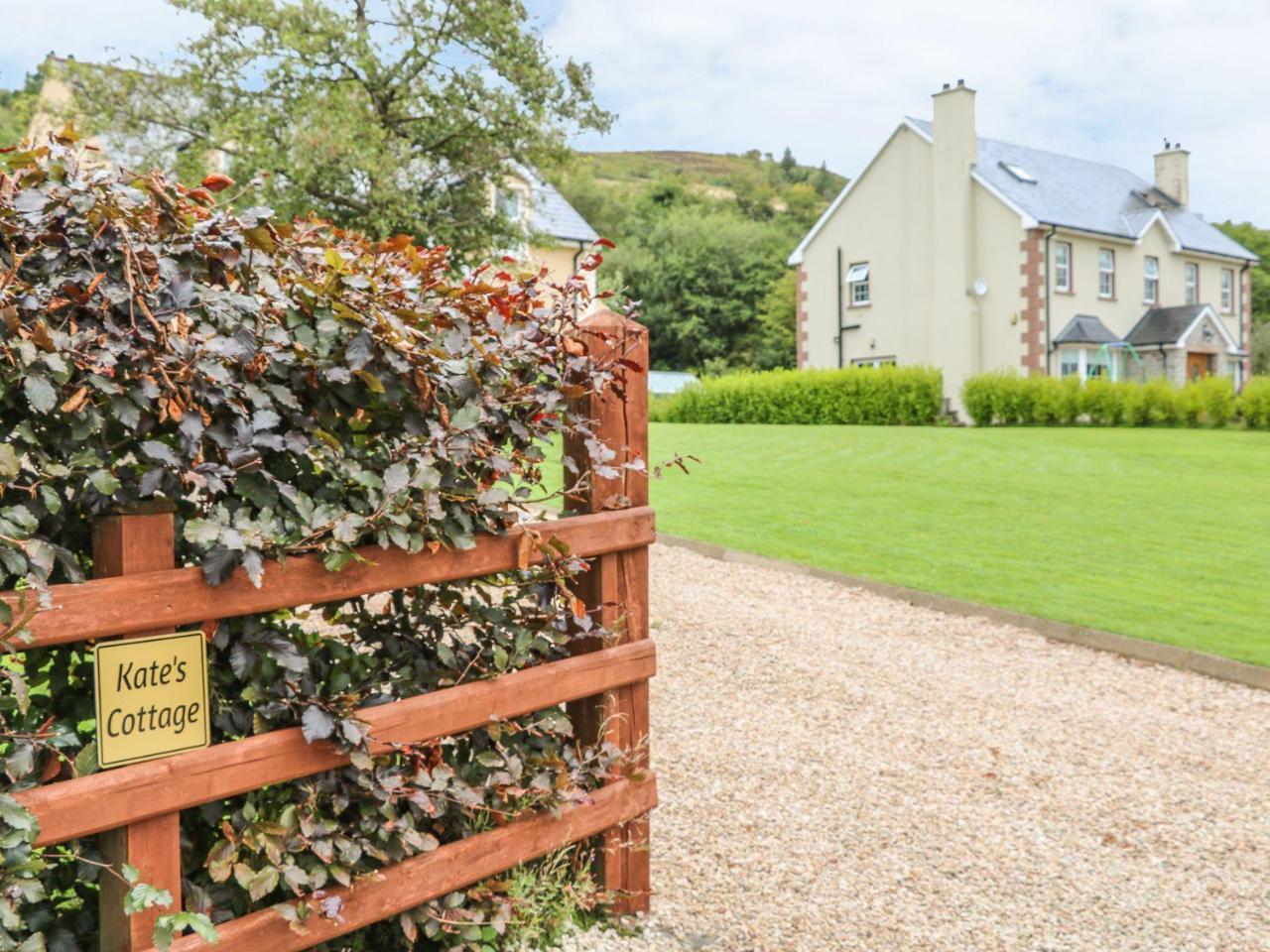 Kate'S Cottage Rathmullan Exteriör bild